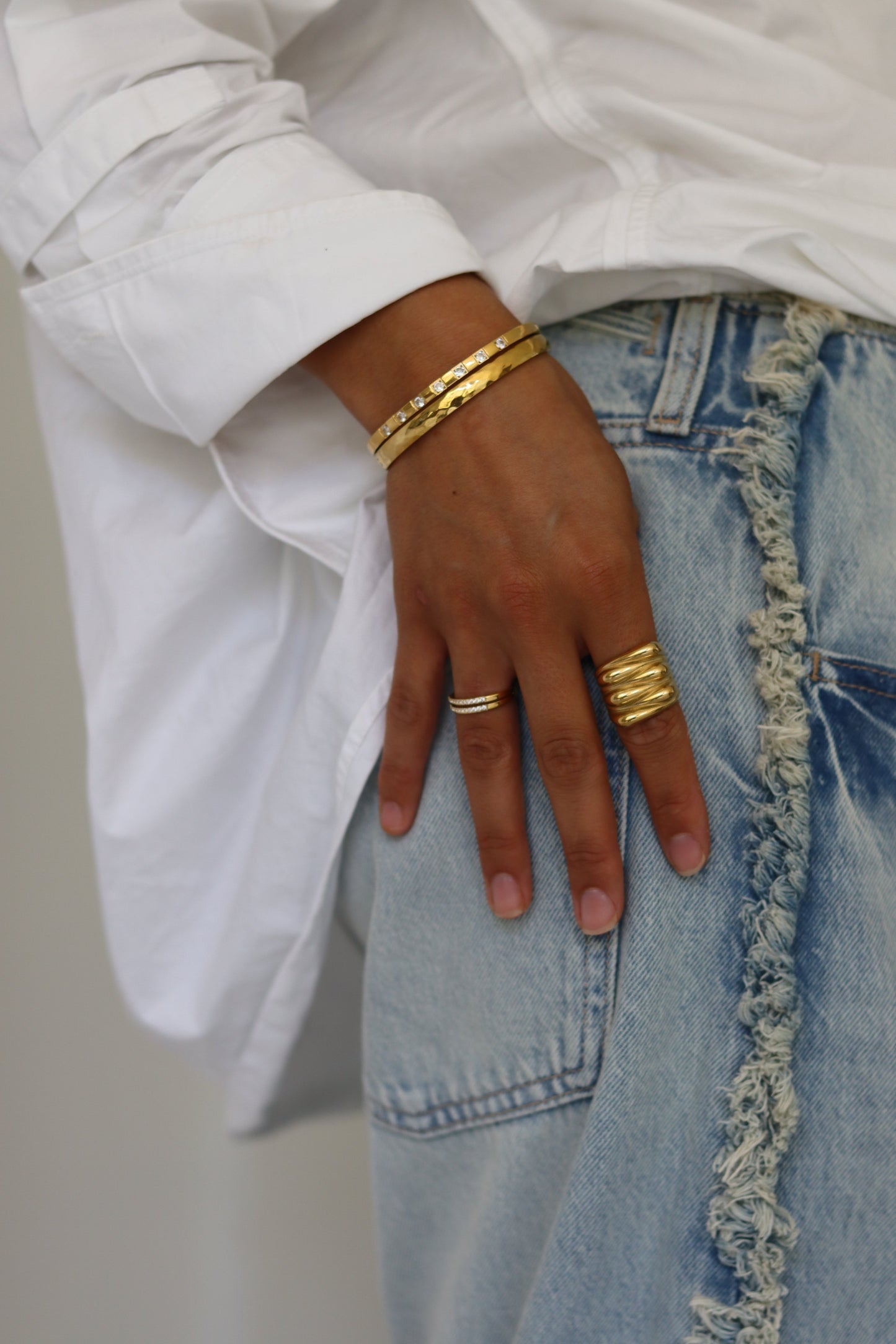 VERA – Tijdloze Vergulde Ring – Hypoallergeen Ontwerp 1