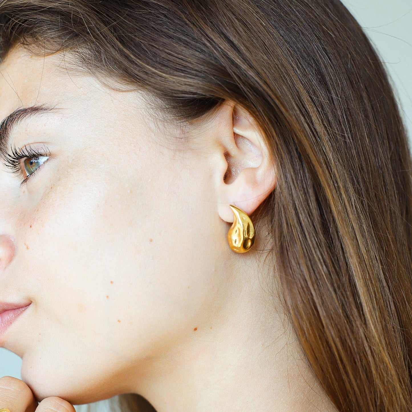 BUMPY TEARDROP – Gouden Oorbellen Dames – Gedurfde Stijl 2