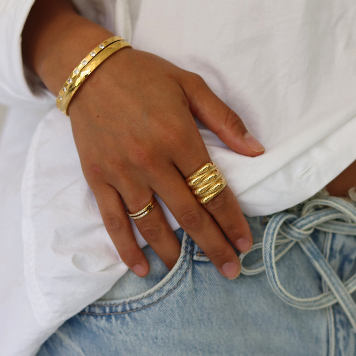 DUNE – Verguld Sieraad – Tijdloos Ontwerp 1