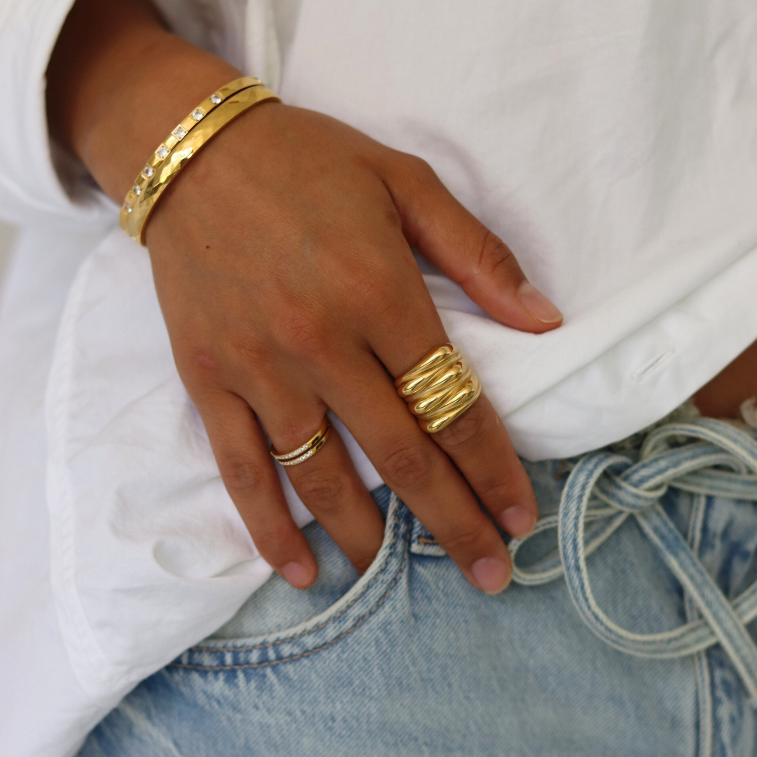 DUNE – Verguld Sieraad – Tijdloos Ontwerp 1