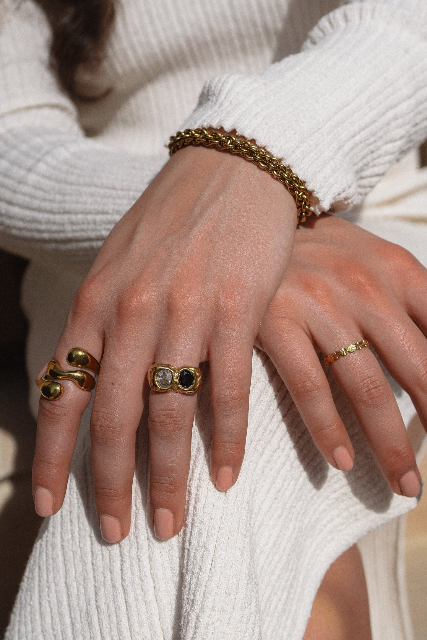 ECLIPSE – Verguld Sieraad – Tijdloze Elegantie 1