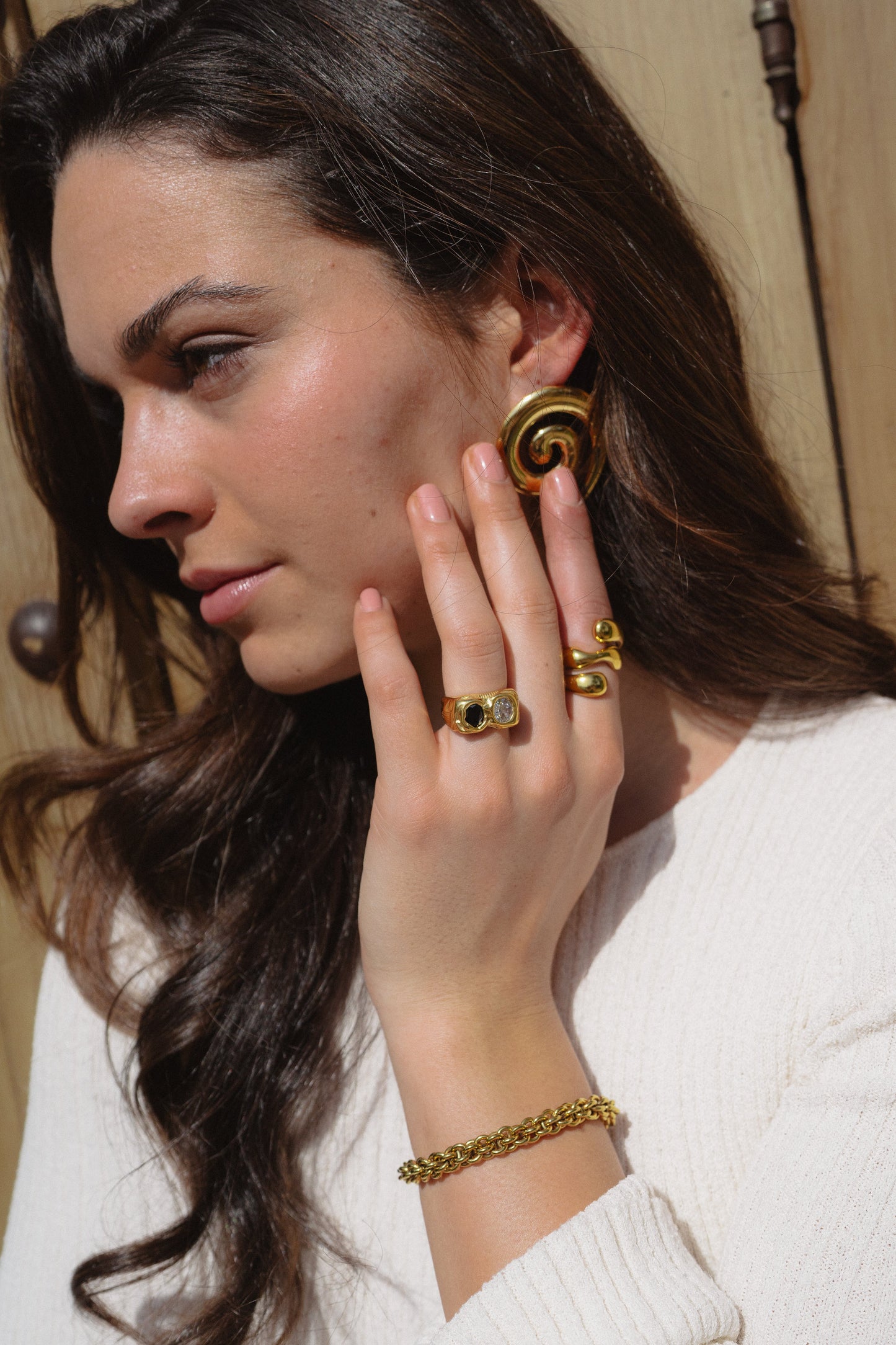 ECLIPSE – Verguld Sieraad – Tijdloze Elegantie 2