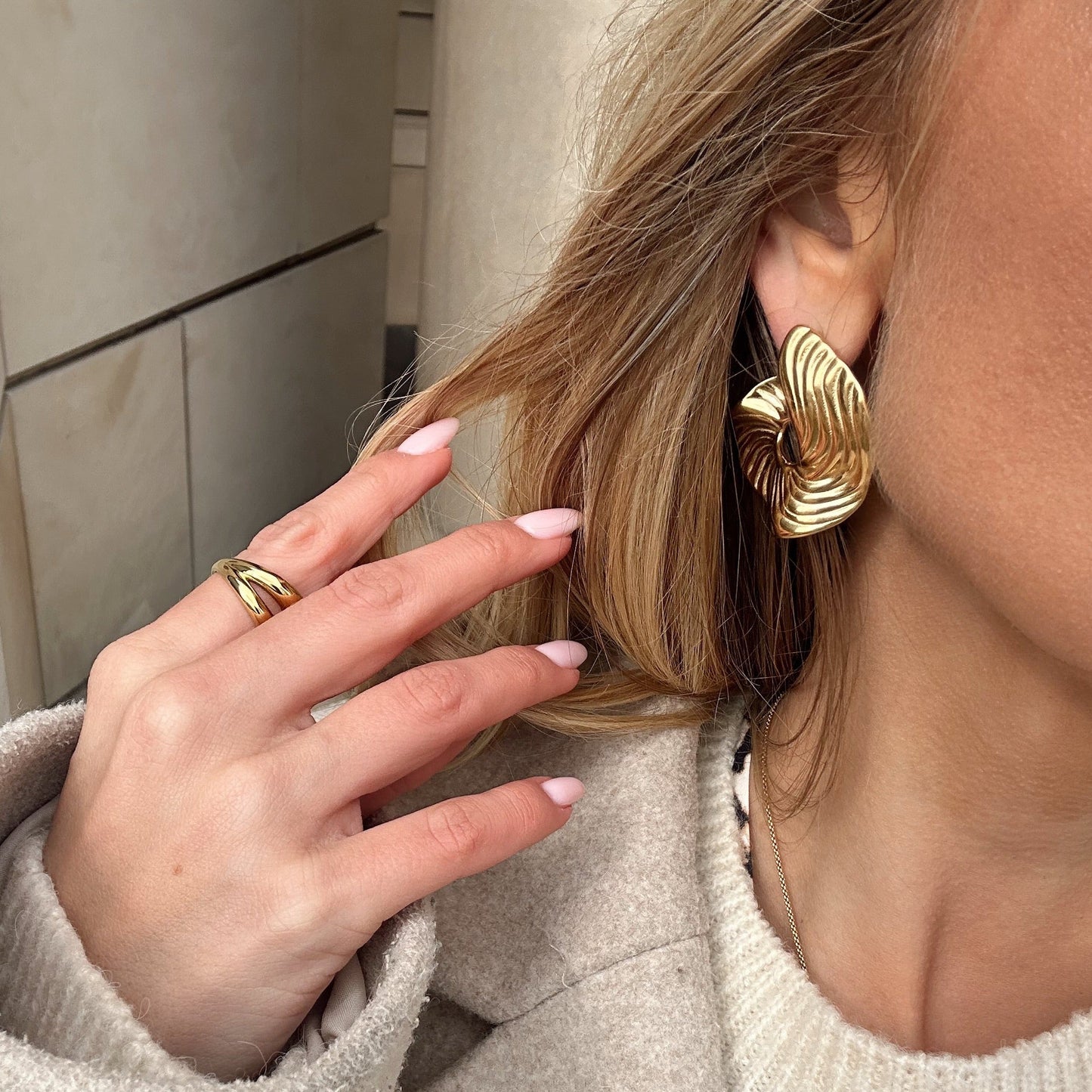 Gouden Oorbellen Dames – Elegante Oorringen – Tijdloos Ontwerp 3
