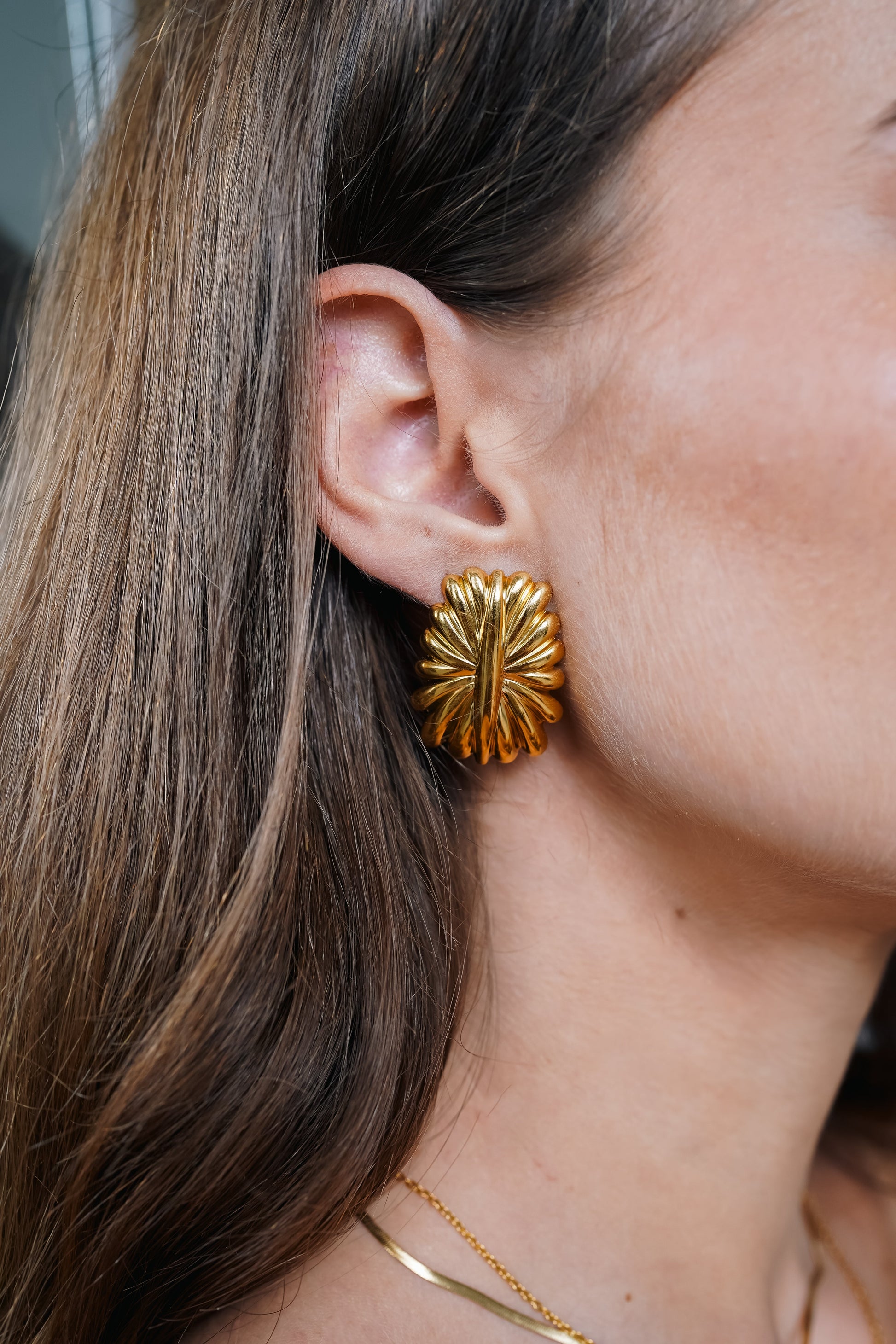 Gouden Oorbellen Dames – Elegante Stijl – Duurzaam Ontwerp 1