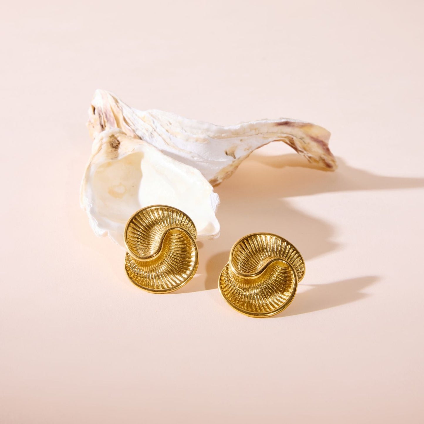 Gouden Oorbellen Dames – Elegante Stijl – Duurzaam Ontwerp 2