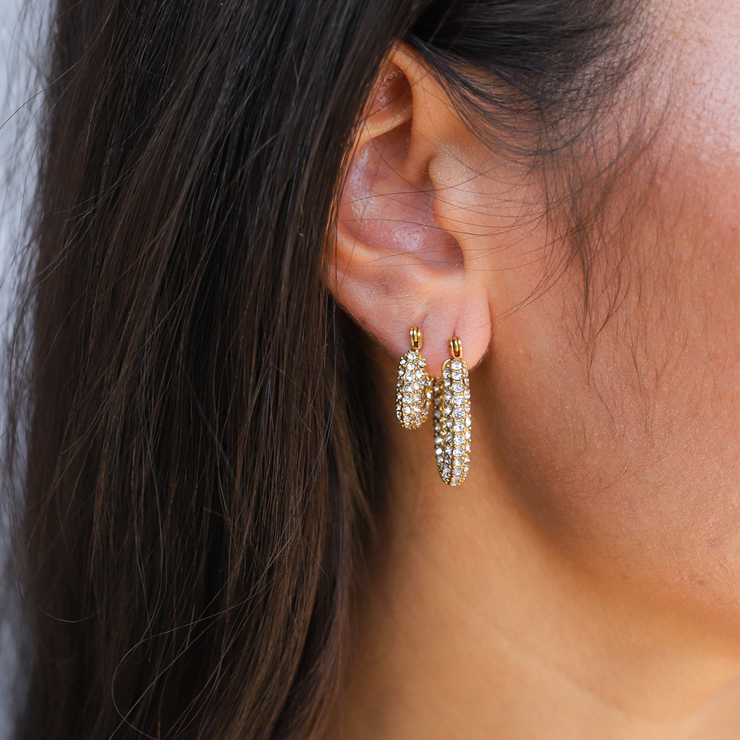 JOY HOOPS – Gouden Oorbellen Dames – Stralend Ontwerp 2
