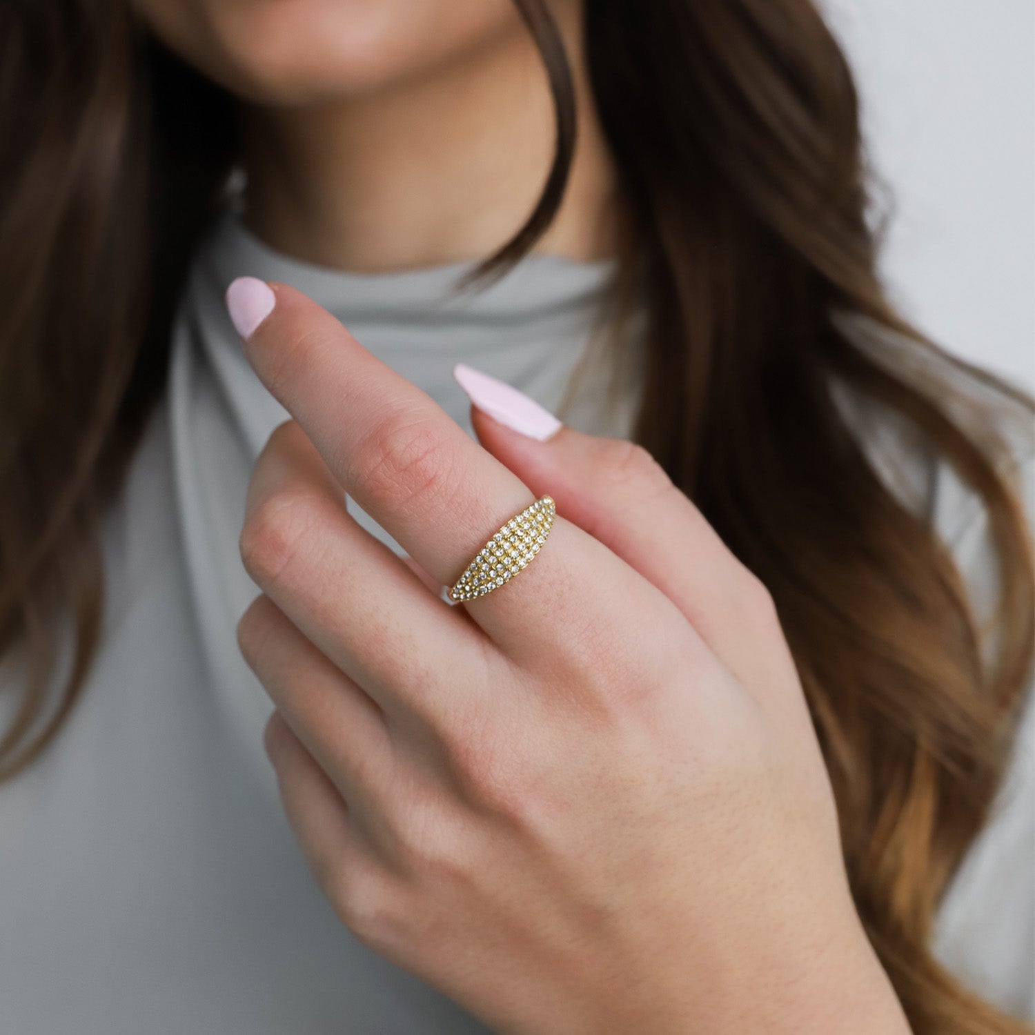 JUNE – Zegelring Dames – Verfijnde Charme 1