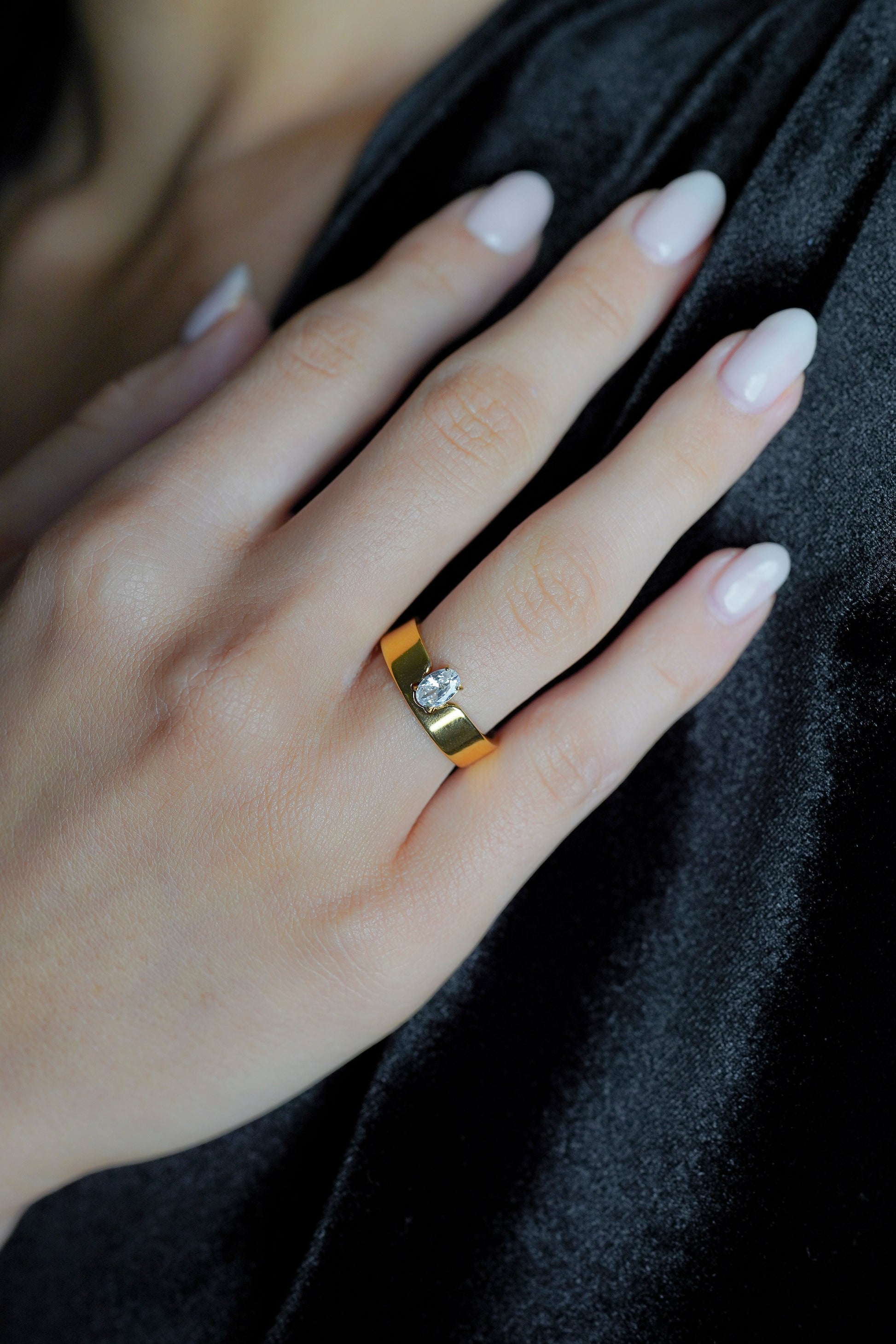 KIRA – Verguld Sieraad – Tijdloze Elegantie 1