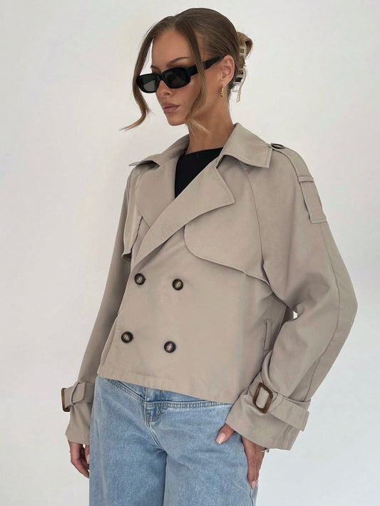 KORTE TRENCHCOAT – Tijdloos Ontwerp – Elegant Silhouet 5
