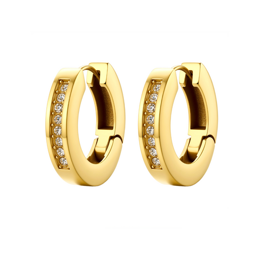 PAVE HUGGIES – Gouden Oorbellen Dames – Duurzaam en Stijlvol 3