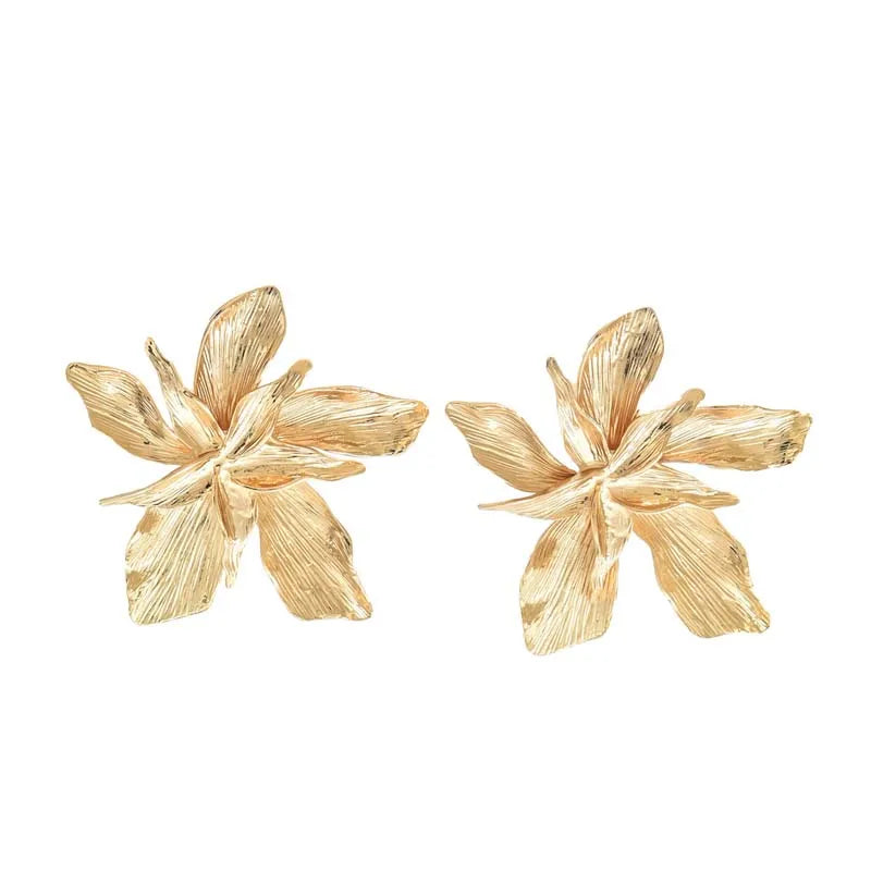 LUCY – Gouden Statement Oorbellen – Sculpturaal Design 3