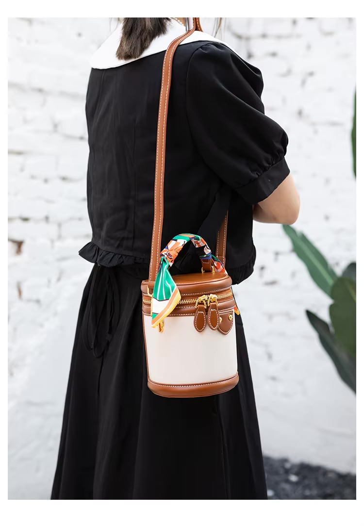 FEMKE – Lunetta Bucket Bag – Stijlvolle Accessoire 5