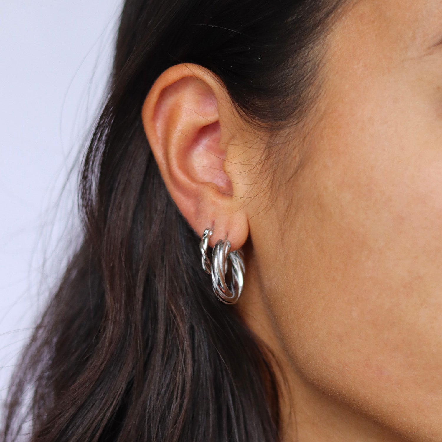 TWISTED HOOPS – Statement Oorbellen – Modern Ontwerp 3