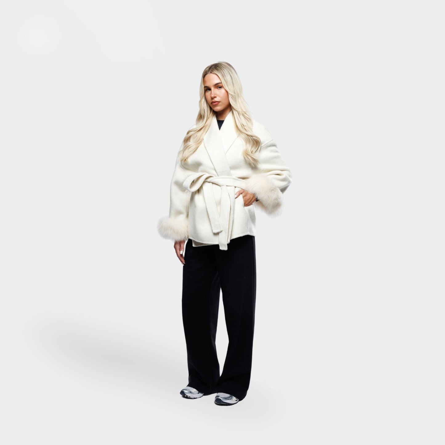 Witte Winterjas – Elegante Wrap-Look 2